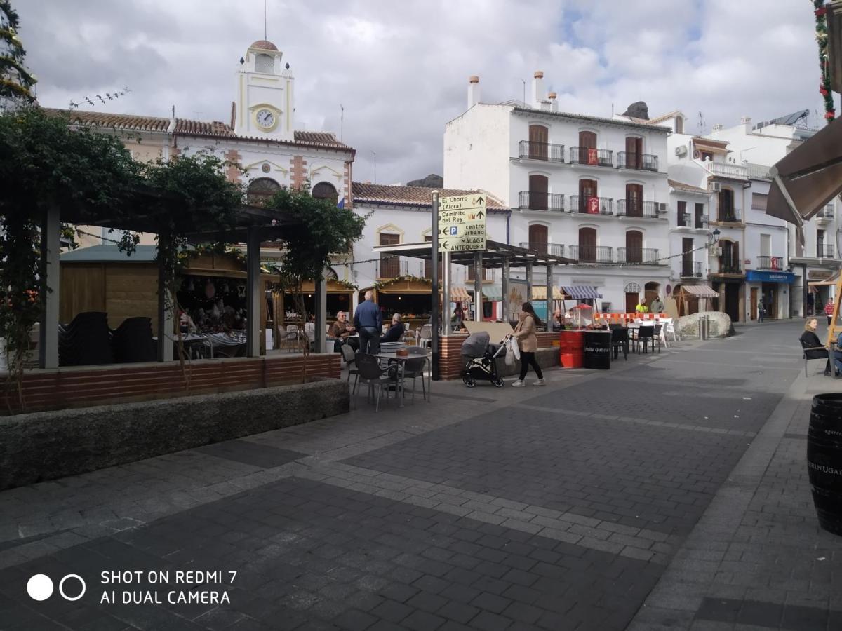 alojamiento alora Castillo árabe y museo Esterno foto